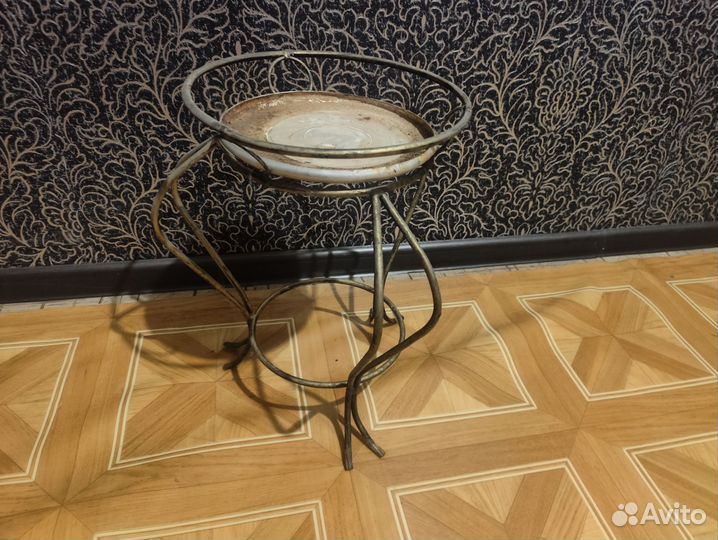 Подставка для цветов