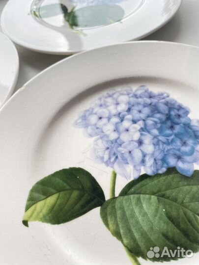 Белые тарелки блюдца посуда керамика фарфор