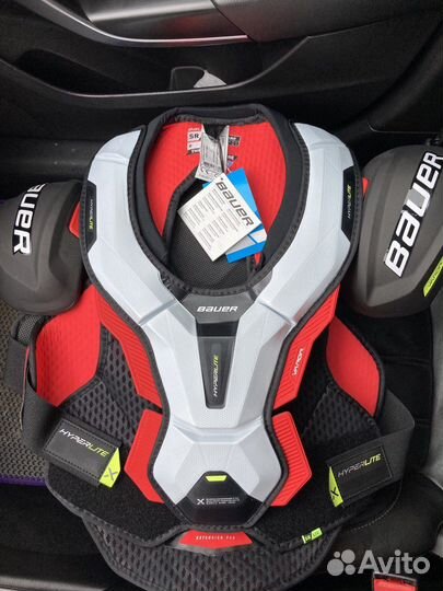 Хоккейный нагрудник шорты краги Bauer CCM True