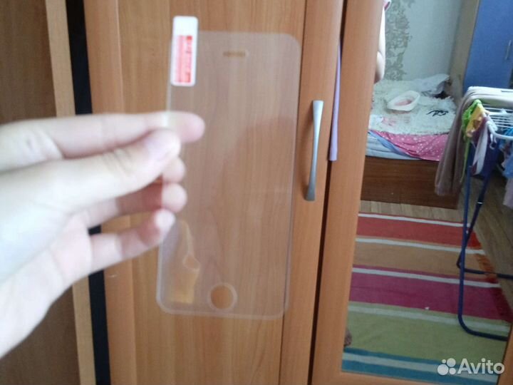 Защитное стекло на айфон 5s