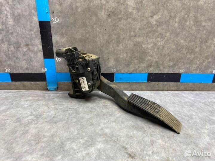 Педаль газа Opel Astra H 1.6 Z16XER easytronic