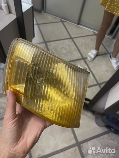 Поворотник toyota chaser правый