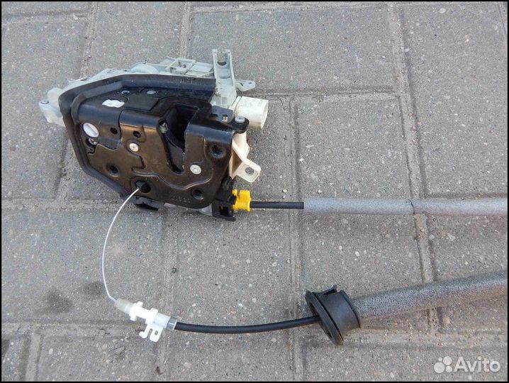 Замок двери задней левой Audi Q7 4M