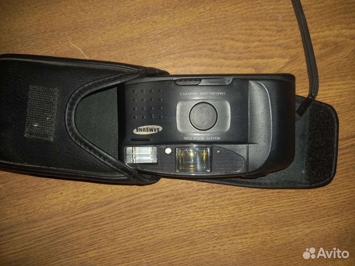 Пленочный фотоаппарат с чехлом