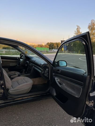 Audi A4 1.8 МТ, 1996, 171 575 км