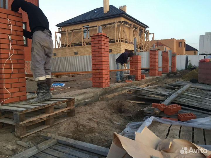 Бригада строителей