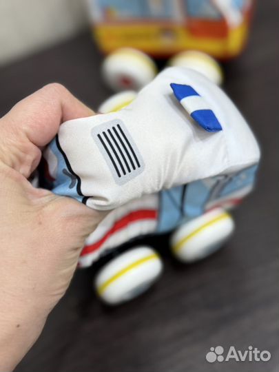 Мягкая игрушка машинка для малышей