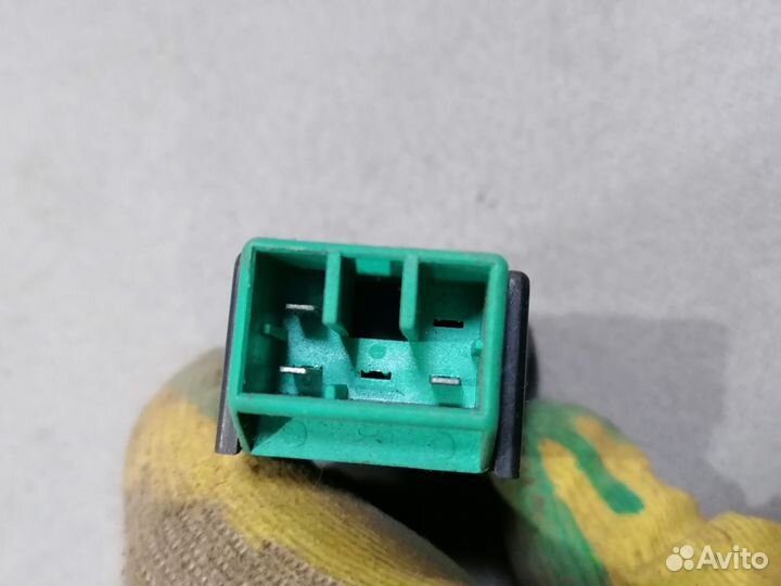 Кнопка стеклоочистителя Kia Sephia/Shuma 1996-2001