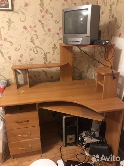 Компьютерный стол