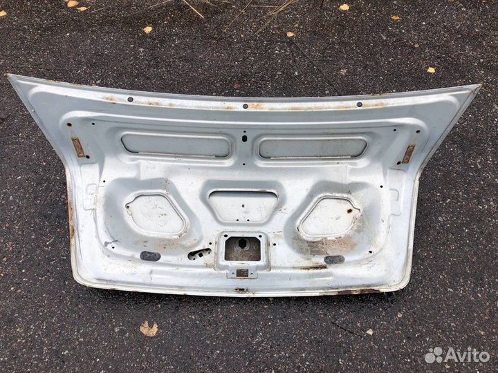 Крышка багажника Renault Logan