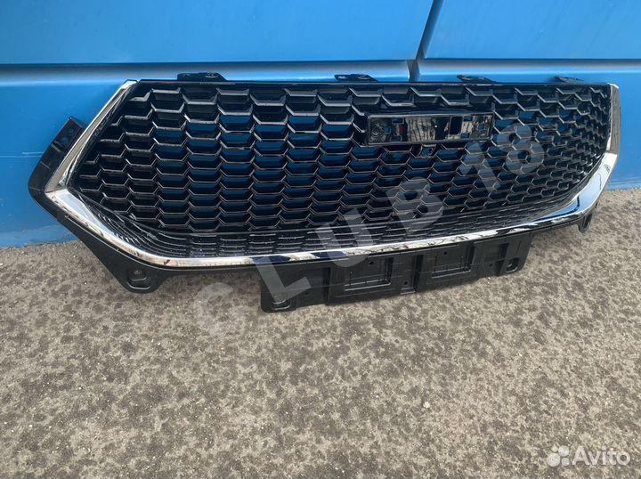 Решетка радиатора Haval F7 новый