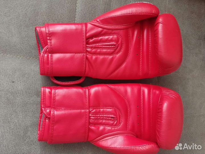 Боксерские перчатки