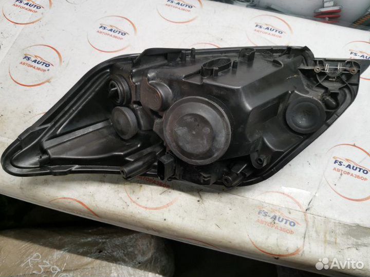 Фара галогеновая передняя правая Ford Kuga 1 2.0