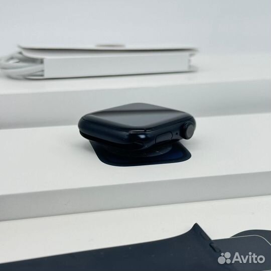 Apple Watch Series 8, 45 мм, корпус из алюминия ц