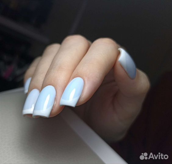 Маникюр в салоне