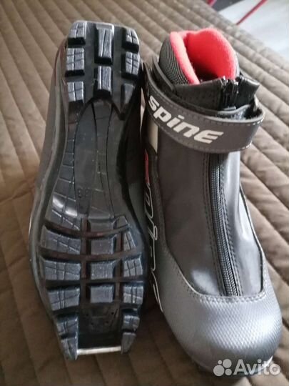 Лыжные ботинки