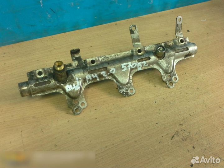 Рейка топливная (рампа) Audi A4 B8 2007-2015