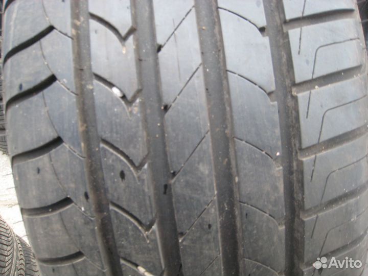 Goodyear EfficientGrip 215/60 R16