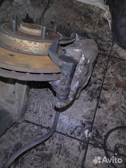 Суппорт передний левый X-type