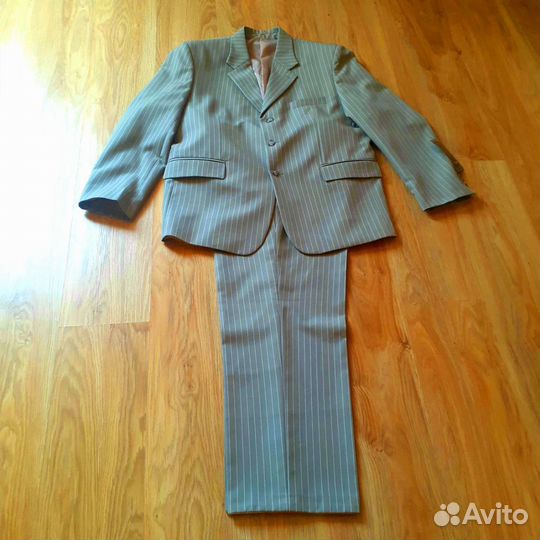 Костюм мужской новый 48 размер с биркой