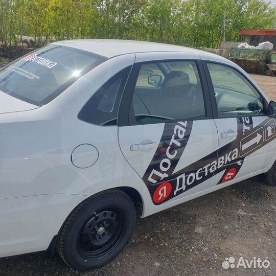 Водитель на арендованном автомобиле