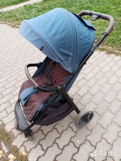 Прогулочная коляска Carrello Bravo