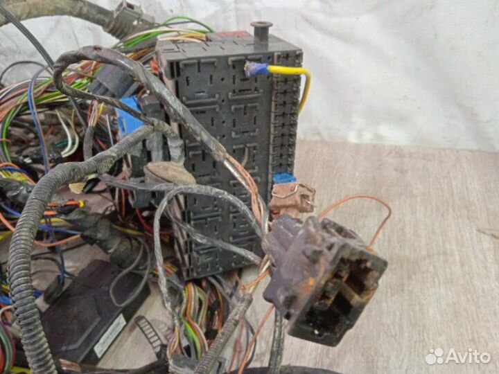 Проводка (коса) подкапотная Volkswagen Passat B4