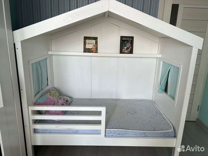 Детская деревянная кровать -домик