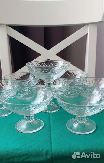 Креманка, ваза на ножке, варенница