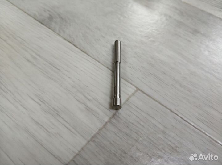 Ось для червячной шестерни турбины Hella