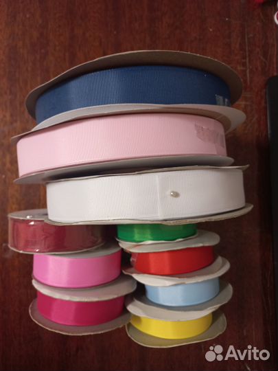 Репсовая лента и атласная лента
