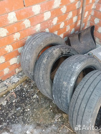 Yokohama 902W 215/60 R16