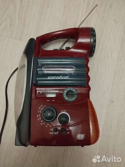 Фонарь, дневной свет, магнитофон, приемник. СССР