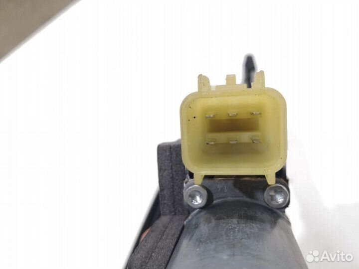 Стеклоподъемник электрический задний левый