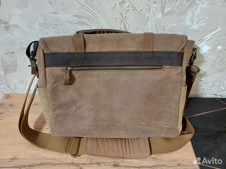 Портфель в винтажном стиле