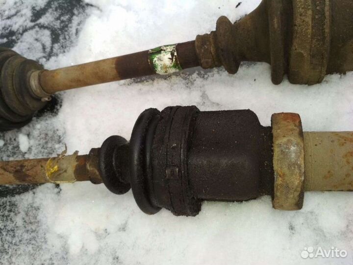 Полуось передний правый Ford Fiesta MK5