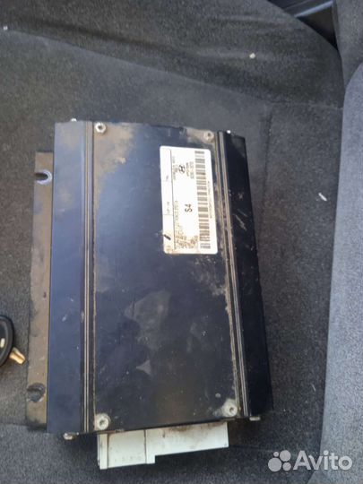 Магнитола и усилитель с рамкой санта фе