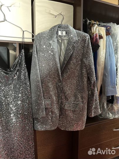 Пиджаки и жакеты женские 44-46