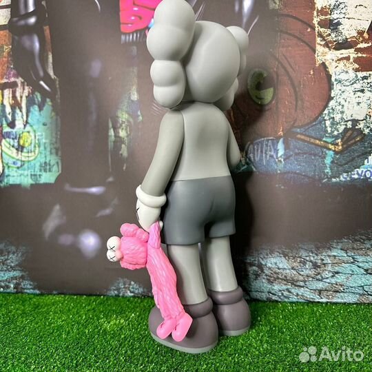 Kaws игрушка