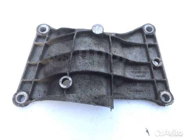 Кронштейн Audi A8 D3