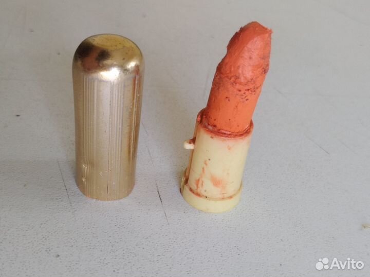 Помада СССР, на фото