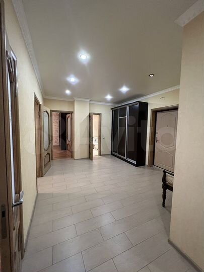 3-к. квартира, 130 м², 2/12 эт.