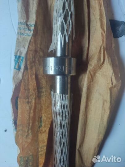 Side bolt atlas copco