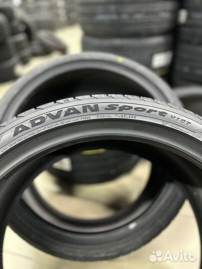 Yokohama Advan Sport V107 255/35 R20 и 285/30 R20 99Y