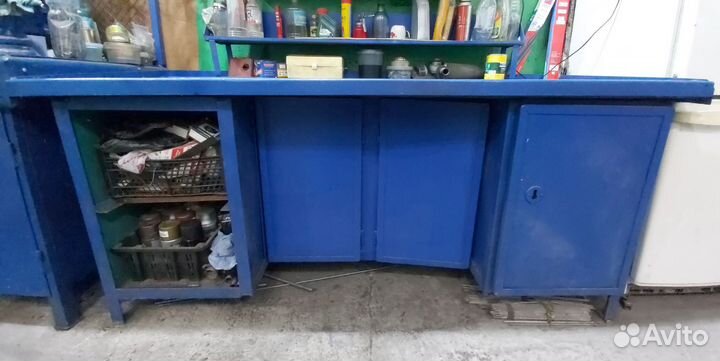 Два верстака металлических