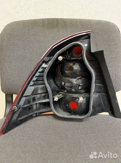 Фонарь задний правый со сколом Форд Фокус 2