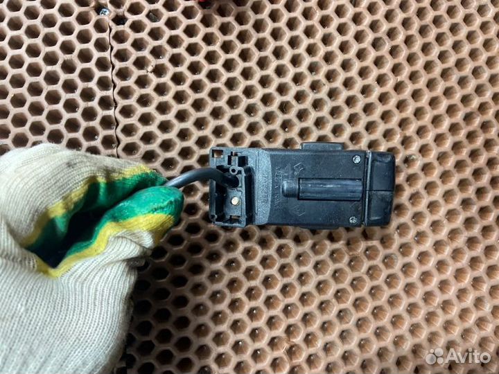 Переключатель подрулевой управления магнитолой