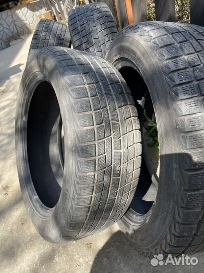 Yokohama Ice Guard IG30 215/55 R18