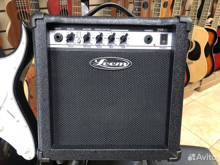 Электрогитара, комбик, шнур, медиаторы(комплект)