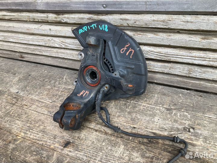Кулак передний левый Audi TT 8N 1.8 turbo